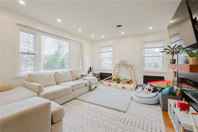 11 Browne Street, Cranston, RI 02920