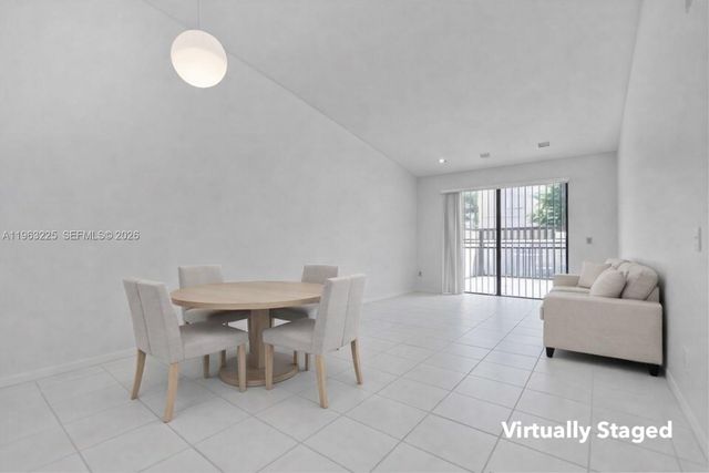 6708 NW 193rd Ter, Hialeah, FL 33015