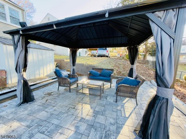 19 South St, Dover Town, NJ 07801