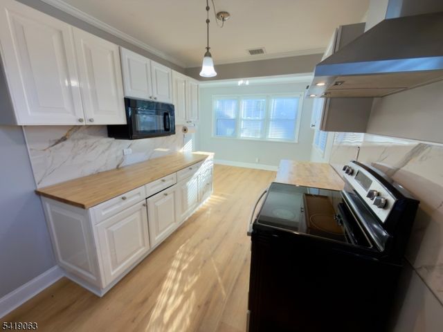 19 South St, Dover Town, NJ 07801