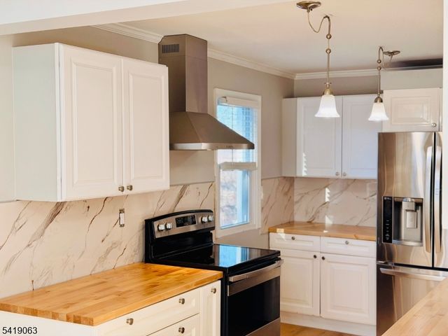 19 South St, Dover Town, NJ 07801