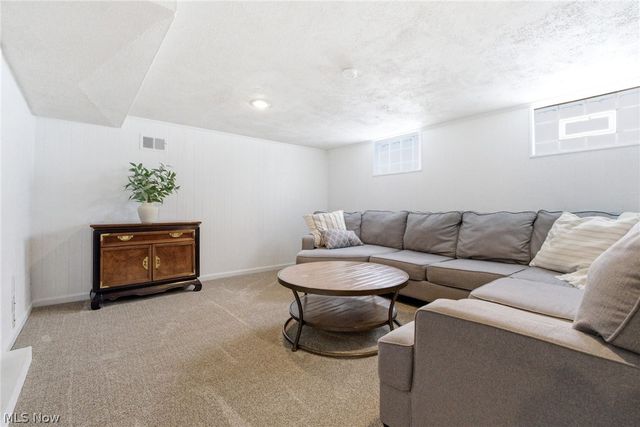 39119 Johnnycake Ridge Road, Willoughby, OH 44094