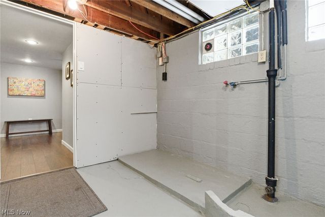 39119 Johnnycake Ridge Road, Willoughby, OH 44094