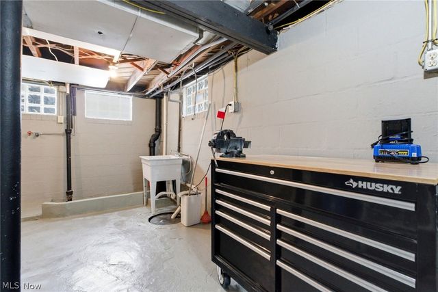 39119 Johnnycake Ridge Road, Willoughby, OH 44094