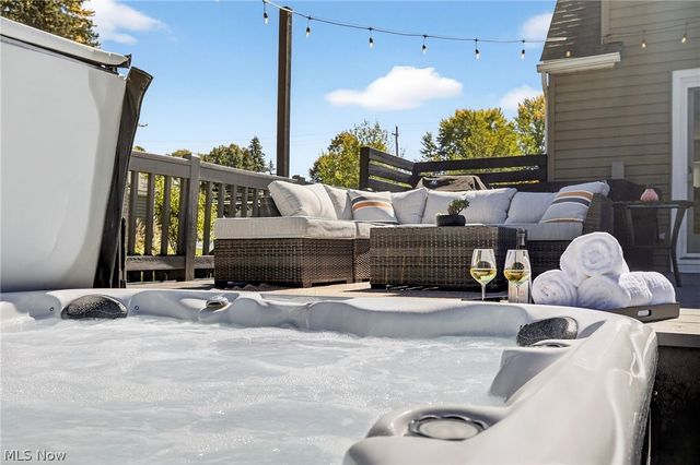 39119 Johnnycake Ridge Road, Willoughby, OH 44094