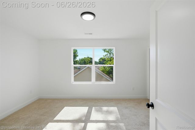 27824 Groveland Street, Madison Heights, MI 48071