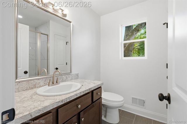 27824 Groveland Street, Madison Heights, MI 48071
