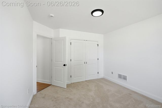 27824 Groveland Street, Madison Heights, MI 48071