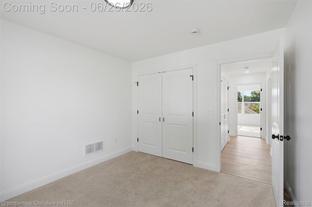 27824 Groveland Street, Madison Heights, MI 48071
