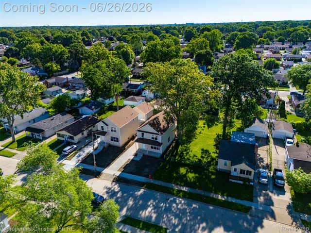 27824 Groveland Street, Madison Heights, MI 48071