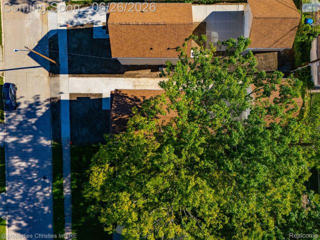 27824 Groveland Street, Madison Heights, MI 48071