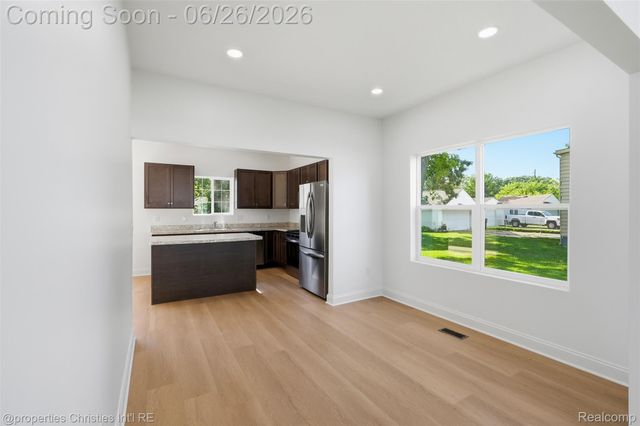 27824 Groveland Street, Madison Heights, MI 48071