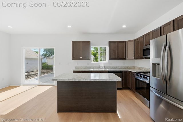 27824 Groveland Street, Madison Heights, MI 48071