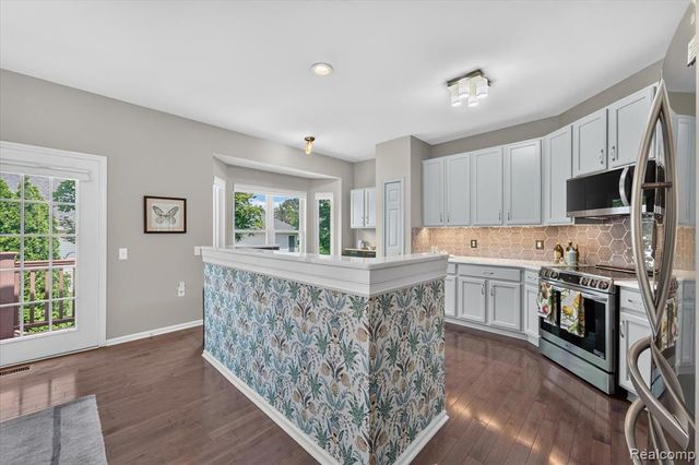 3576 Riverside Drive, Auburn Hills, MI 48326