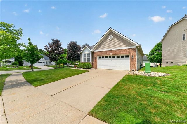 3576 Riverside Drive, Auburn Hills, MI 48326