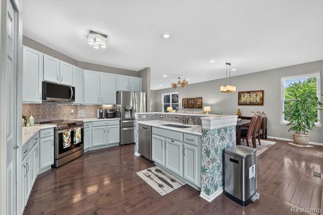 3576 Riverside Drive, Auburn Hills, MI 48326