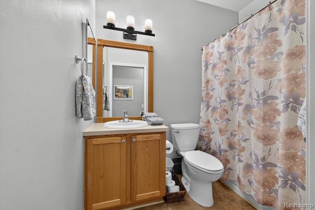 3576 Riverside Drive, Auburn Hills, MI 48326
