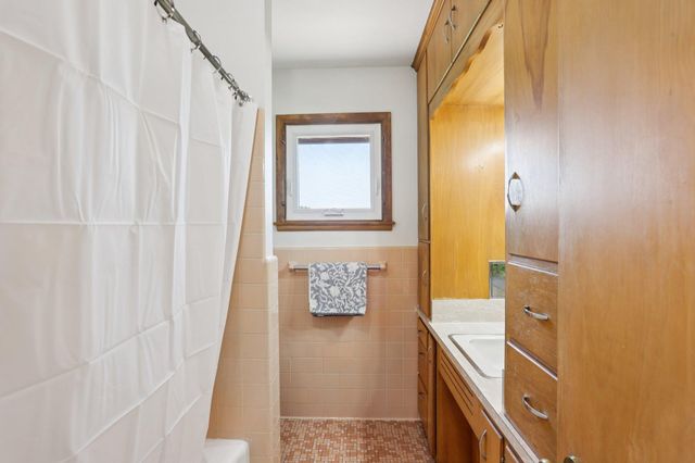 5700 Grandview Boulevard, Mound, MN 55364