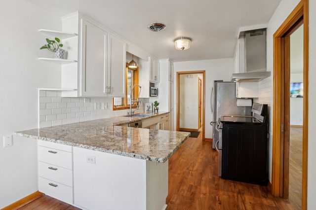 5700 Grandview Boulevard, Mound, MN 55364