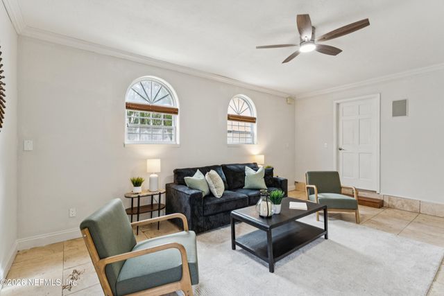 1900 LAKE SHORE Boulevard, Jacksonville, FL 32210