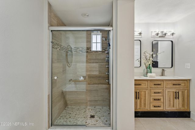 1900 LAKE SHORE Boulevard, Jacksonville, FL 32210