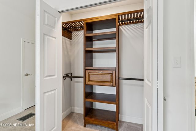 1900 LAKE SHORE Boulevard, Jacksonville, FL 32210