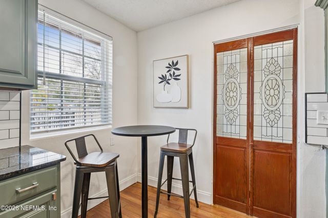 1900 LAKE SHORE Boulevard, Jacksonville, FL 32210