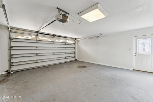 1900 LAKE SHORE Boulevard, Jacksonville, FL 32210