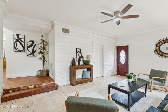 1900 LAKE SHORE Boulevard, Jacksonville, FL 32210