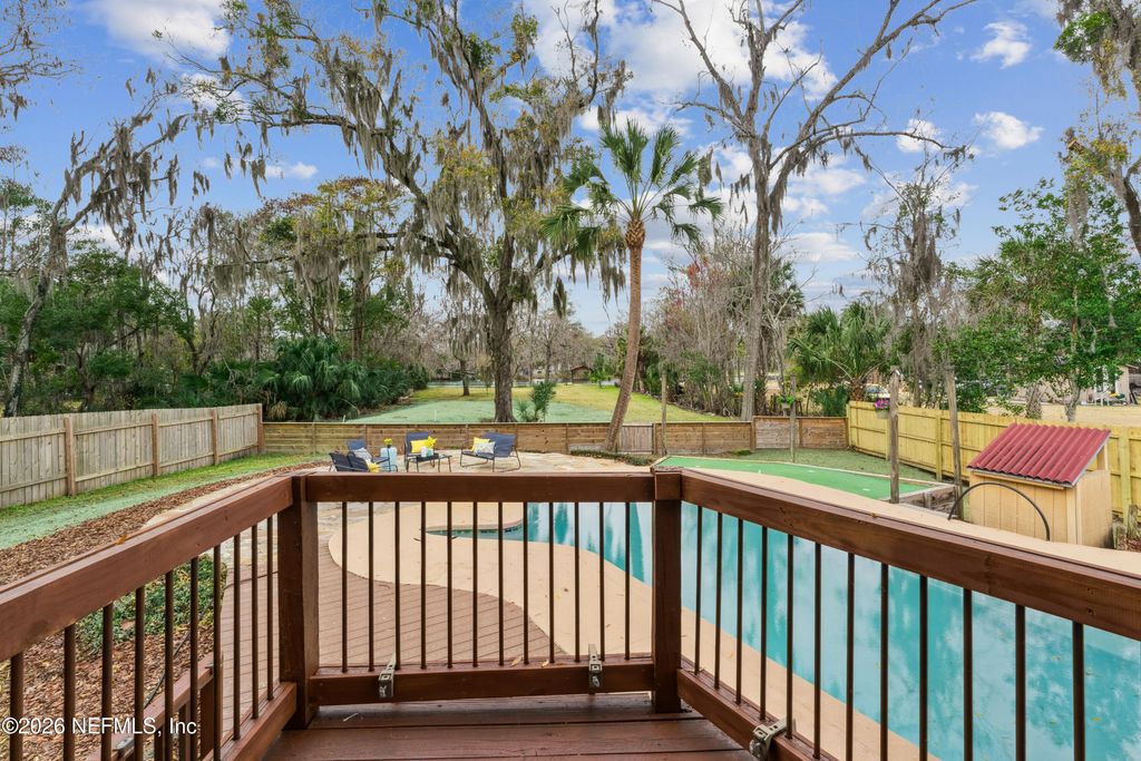 1900 LAKE SHORE Boulevard, Jacksonville, FL 32210