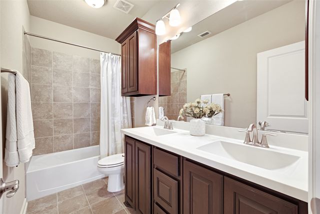 428 King Galloway Drive, Lewisville, TX 75056