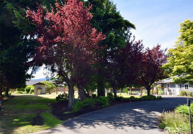 42 Ioka Road, Sequim, WA 98382
