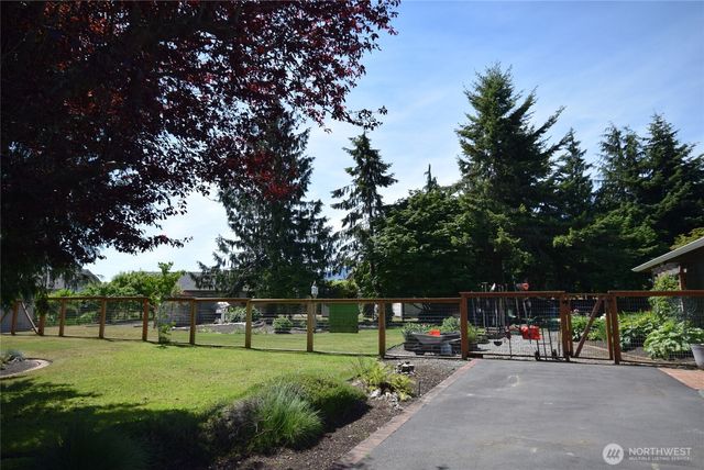 42 Ioka Road, Sequim, WA 98382
