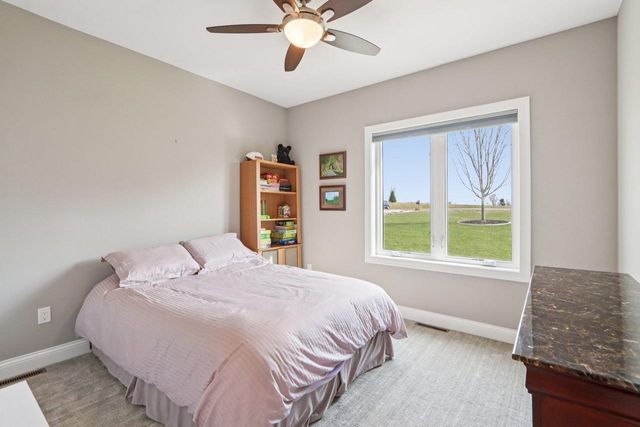 6211 Amethyst Drive, Waunakee, WI 53597
