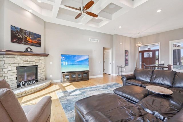 6211 Amethyst Drive, Waunakee, WI 53597