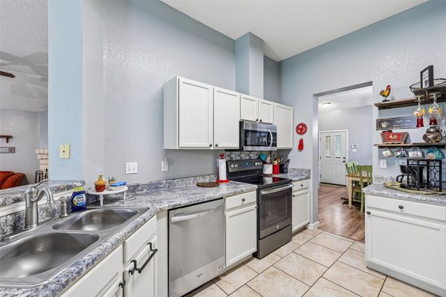 510 Maybrook DR, Buda, TX 78610
