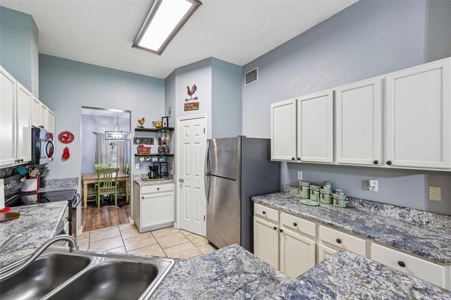 510 Maybrook DR, Buda, TX 78610