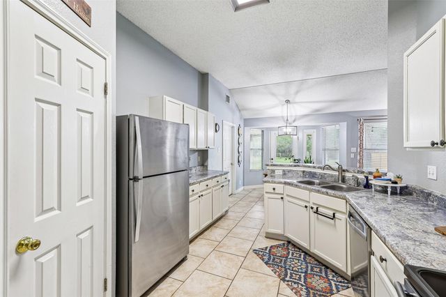 510 Maybrook DR, Buda, TX 78610