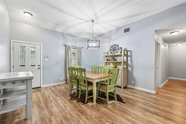 510 Maybrook DR, Buda, TX 78610