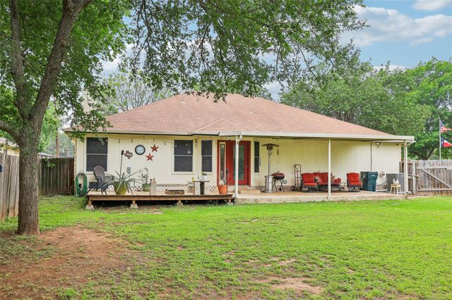 510 Maybrook DR, Buda, TX 78610
