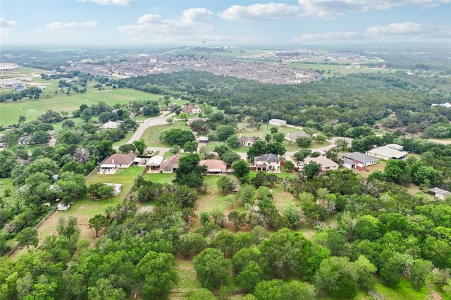 510 Maybrook DR, Buda, TX 78610