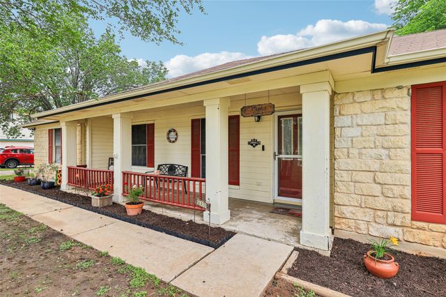 510 Maybrook DR, Buda, TX 78610