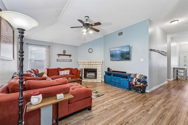 510 Maybrook DR, Buda, TX 78610