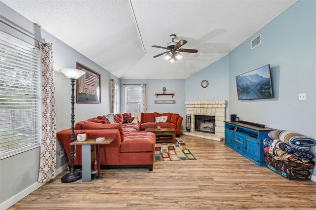 510 Maybrook DR, Buda, TX 78610
