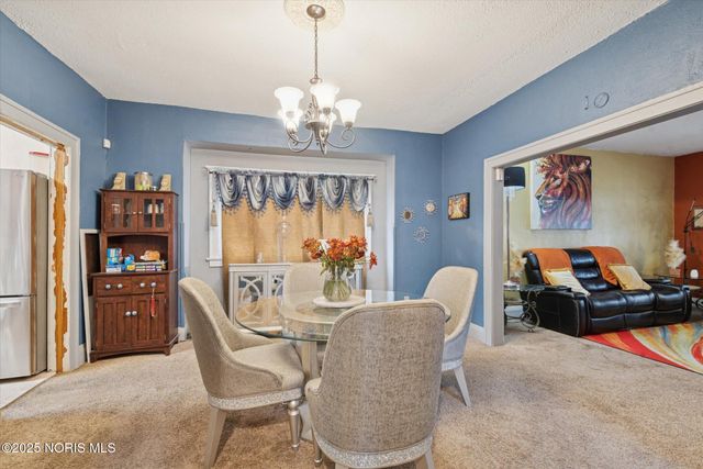 2927 Stickney Avenue, Toledo, OH 43608