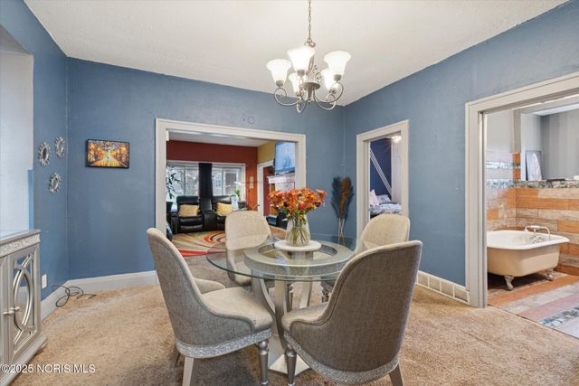 2927 Stickney Avenue, Toledo, OH 43608