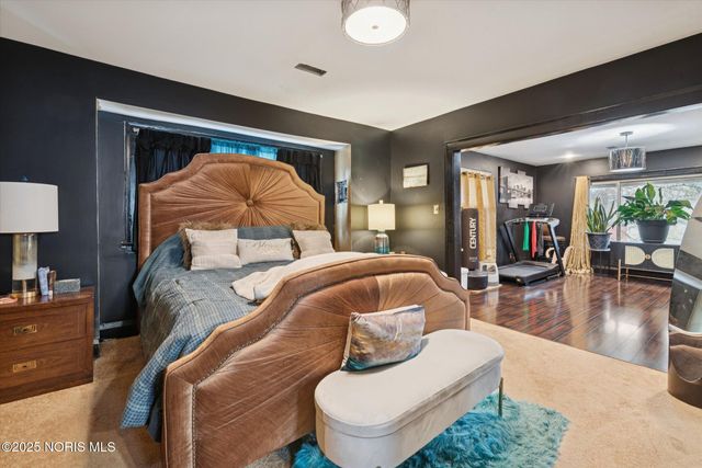 2927 Stickney Avenue, Toledo, OH 43608