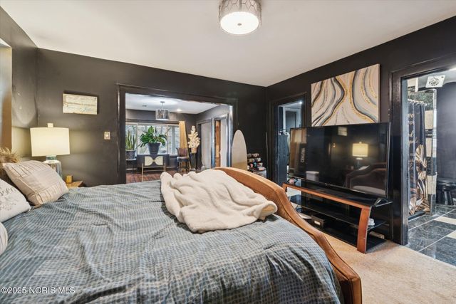 2927 Stickney Avenue, Toledo, OH 43608