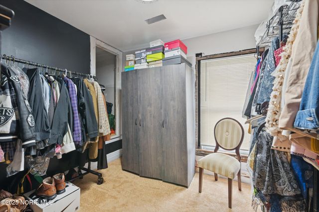 2927 Stickney Avenue, Toledo, OH 43608