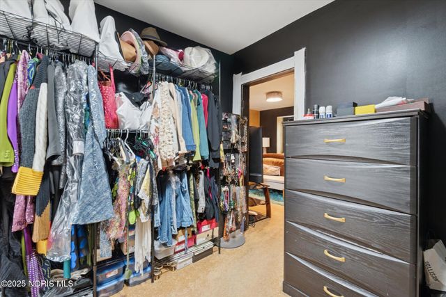 2927 Stickney Avenue, Toledo, OH 43608